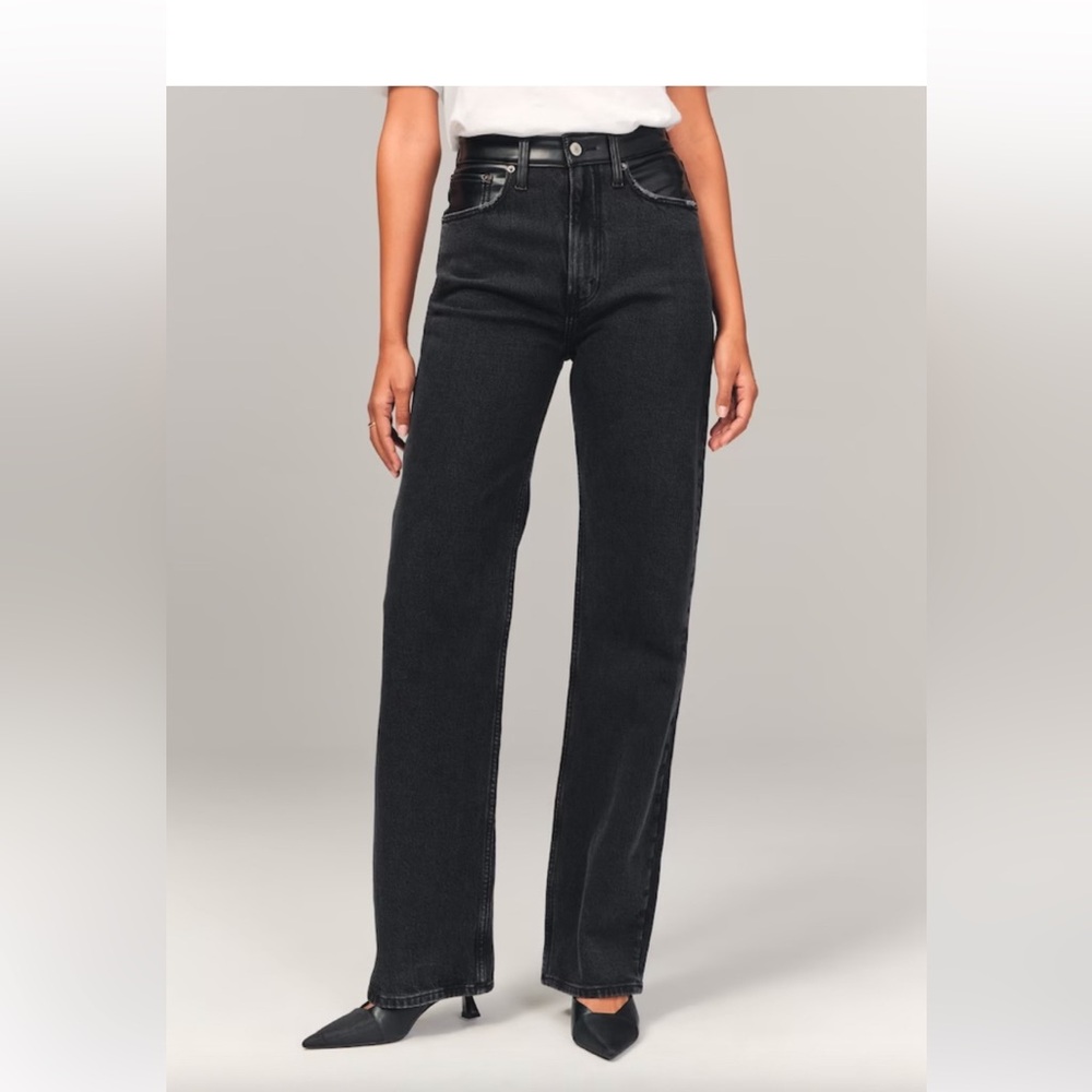 Abercrombie 90’s relaxed high rise black jeans with faux leather waist detail 25